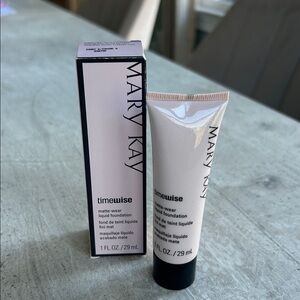 Mary Kay Timewise Matte-Wear Foundation - Ivory 6 - NIB